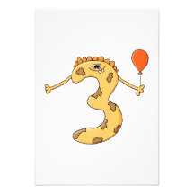3rd Födelsedag. Gul födelsedagmonstercartoon. Personliga Tillkännagivanden