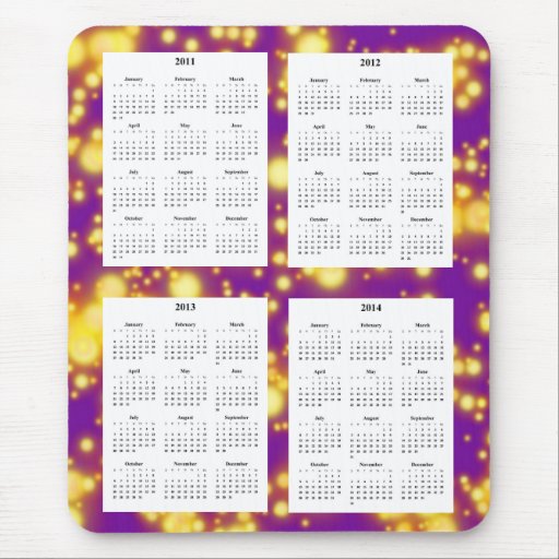 4 år kalender på den purpurfärgade Sparksdesignen  Mus Mattor