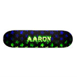 Aaron skateboardgrönt avfyrar och flammar design