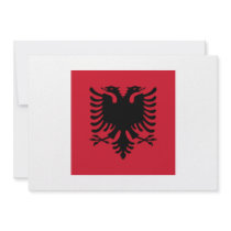 Albanien kvadrerar flagga