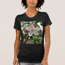 Apple träd i blommar t shirt