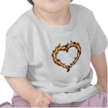 Avfyra hjärta tee shirts