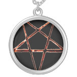 Avfyra Pentagramhalsbandet