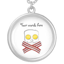 Bacon och ägg skalle och crossbones skräddarsydda halsband