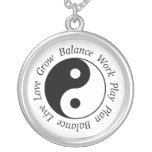 Balansera det Yin Yang halsbandet