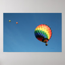 Ballongen virvlar runt affischen