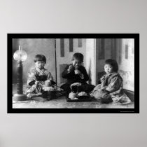 Barn som äter i Japan 1909 Print