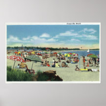 Beskåda av en fullsatt Craigville strand Affischer