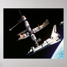 Beskåda från Soyuz av Atlantis anslöt med Mir Print
