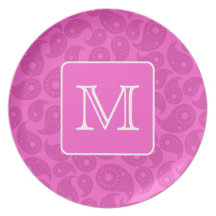 Beställnings- Monogram. Ljus rosa Paisley modell Tallrikar