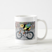 Bi på en cykel i en tävling kaffe mugg