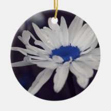 Blått centrerar daisyblommaprydnaden julgranskulor