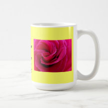 Blommor för rosa ros för budens mammakaffemugg