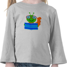 Bokmal med exponeringsglas och en bok tshirts