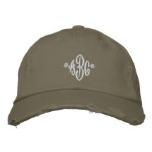Broderad initialerhatt