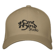 Broderad Sladd-Passform hatt