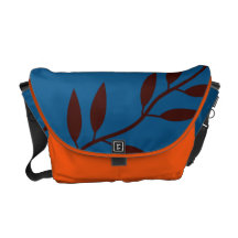Brun messenger bag för Vineblåttbakgrund