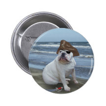 Bulldoggpirat på stranden knapp med nål