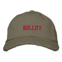 bullitt i rött keps