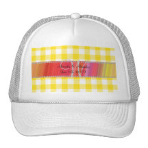 Checkers för gingham för bröllopmonogramgult trucker kepsar