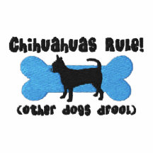 Chihuahuas härskar den broderade skjortan (poloen)