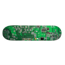 Datorgeeken går runt stiger ombord - grönt skate board deck