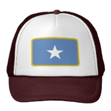 Den broderade Somalia flagga verkställer hatten Mesh Kepsar