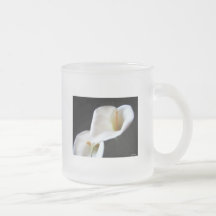 Den eleganta Callaliljan blommar 14 Muggar