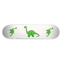 Den kalla dinosauren stiger ombord skate board