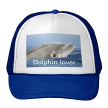 Den le delfinen kepsar