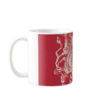 Den mirakel- kvinnan försilvrar kaffe koppar