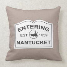 Den Nantucket ön undertecknar med kartan i sandig  Kuddar