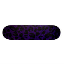 Den purpurfärgade Leopardskridskon stiger ombord Skateboard Decks