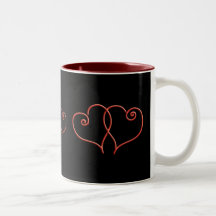 Den röda och svart valentinesen virvlar runt hjärt kaffe kopp
