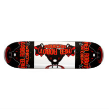 DEN RÖDA ROBOTEN STIGER OMBORD SKATEBOARDS