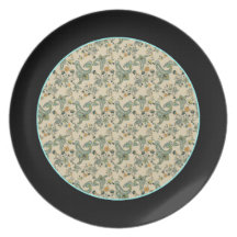 Den svart kantblommigten centrerar pläterar tallrik