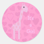 Dess gullig rosa giraff & hjärtor en flickanyfödd  klistermärke