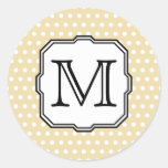 Ditt brev. Beställnings- Monogram. Beige Polkapric Rund Klistermärke