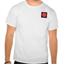 Djärva uttryck i rött och svart tee shirts