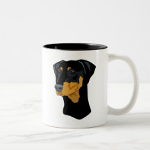 Dobermanhuvud, svart som är uncropped kaffe kopp