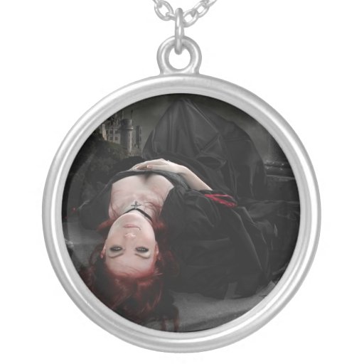 Elizabeth Bathory halsband