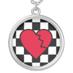 Emo brutet hjärtahalsband
