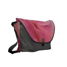 En blomma för min kärlekmessenger bag
