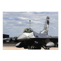 En falk för stridighet F-16 Fotokonst