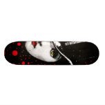 En flicka som kallas party skate board