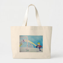 En pojke första mål som leker fotboll tote bags