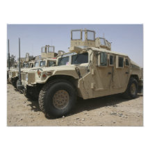 En ro av humvees från specialgruppmilitären Polic Fotografier