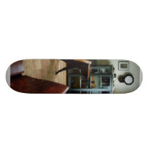 En rumSchoolhouse Skate Decks
