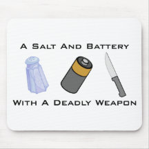 Ett salt och ett batteri med ett dödligt vapen musmatta