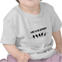 Fåglar på en binda - våga för att vara olikt t-shirts